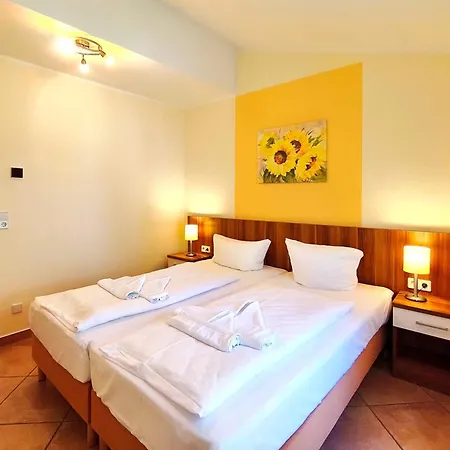 Apartamento Kuestenwaldhaus Pinguin Koserow